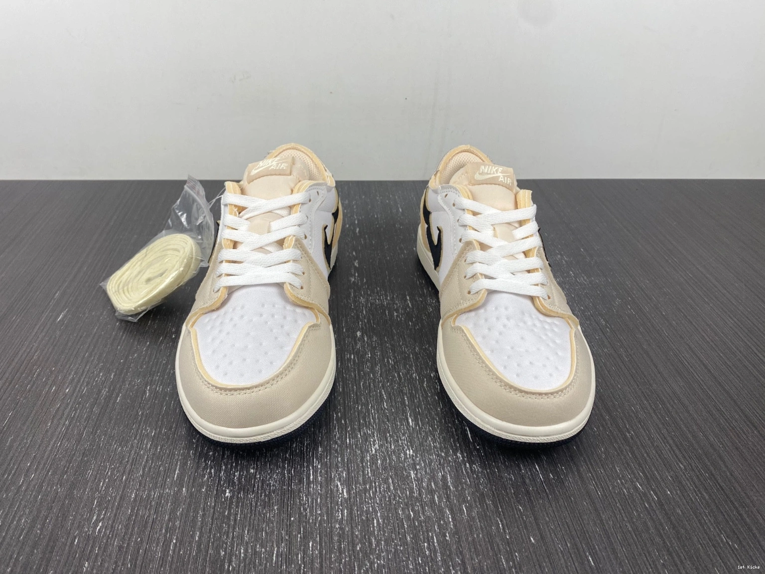 1 Low Jordan DV0982-100 Air 